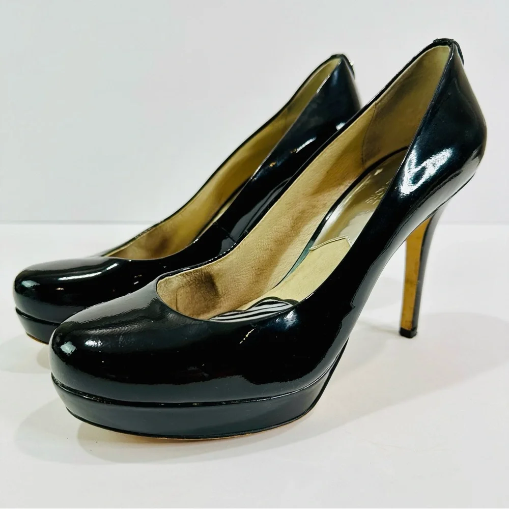 MICHAEL KORS IONNA BLACK SIZE 8 1/2 PATENT LEATHER 4” HEELS GREAT CONDITION - Picture 2 of 8